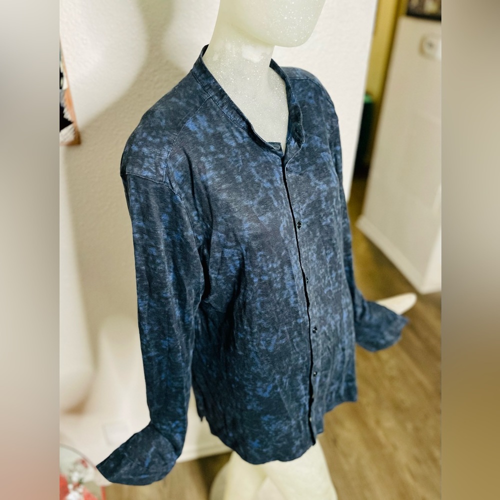 John Varvatos Men’s Blue & Black Button Down Long Sleeve Shirt. Size XLarge